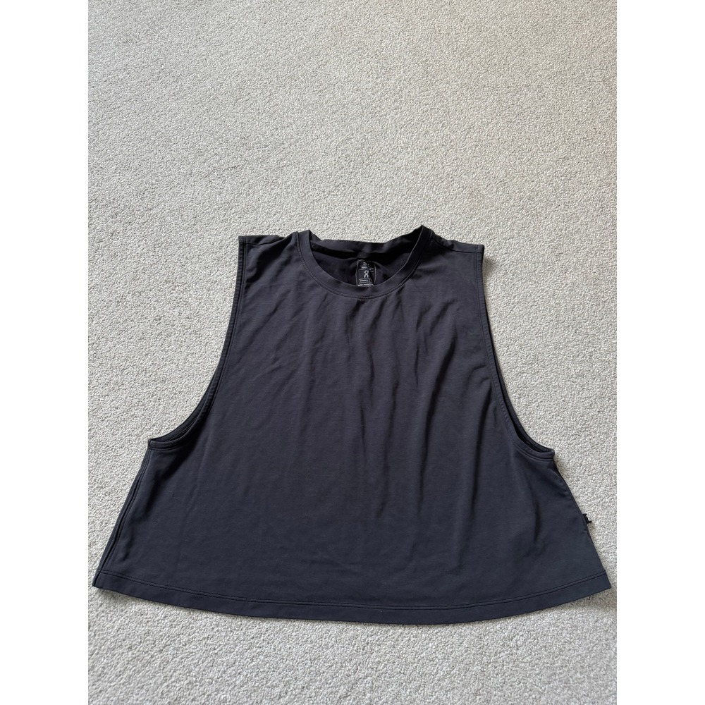 On Running Athletic Focus Crop Tank Size XL Black Reflective Logo